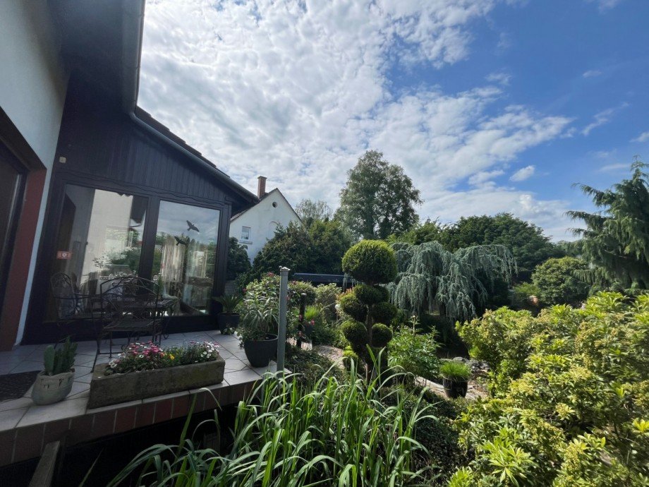 Terrasse aus dem Wohnzimmer Einfamilienhaus Bad Salzuflen