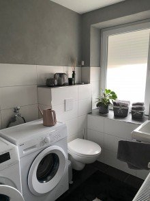 G�ste-WC OG Renoviertes Wohn-und Gesch�ftshaus im Zentrum!