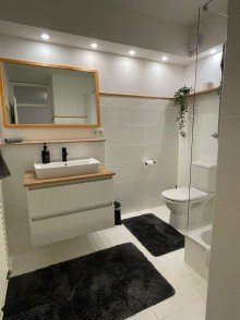 Badezimmer Moderne 1-Zi-Wohnung in der Waldstra�e